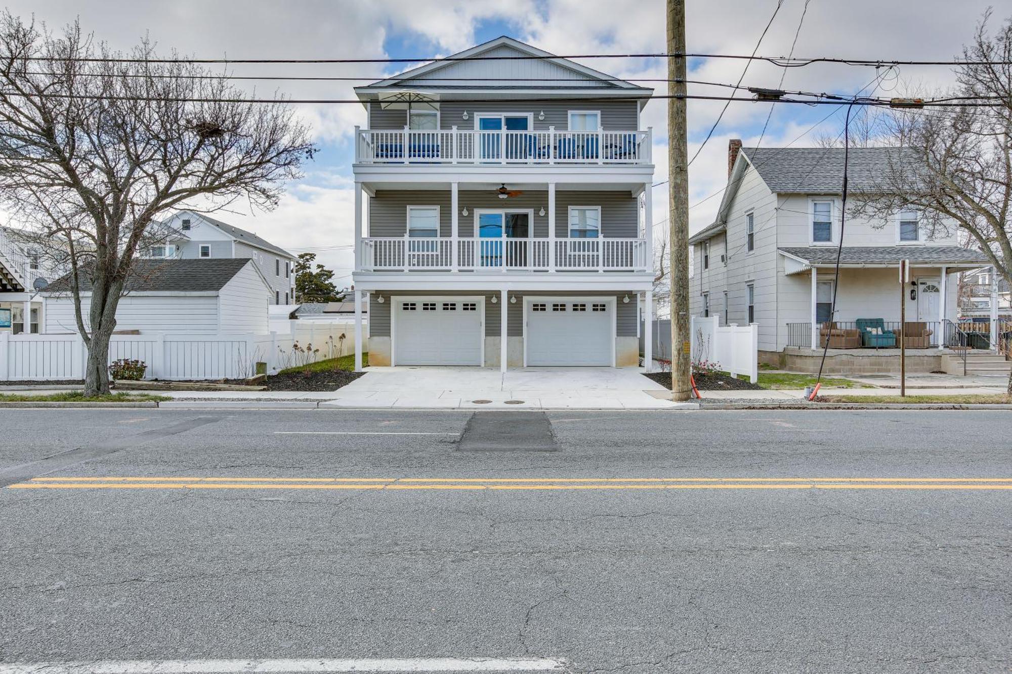 Spacious Wildwood Condo Walk To Beach! Exterior photo